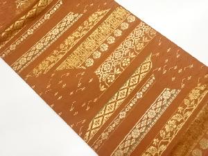 横段に花々・華紋模様織出し開き名古屋帯（額縁仕立て）